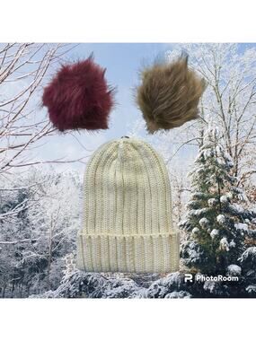Curations Women's One Size Chunky Knit Beanie Interchangeable 2 Faux Fur Poms